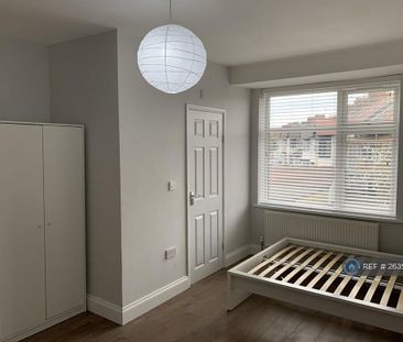 1 bedroom in a house share to rent - Photo 4