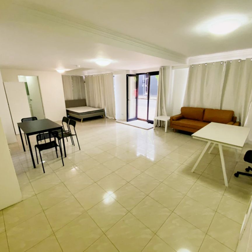 1 bed 1 bath(Inclusive of bills) - Photo 1