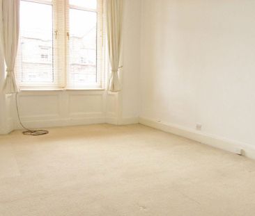 2 Bed Flat - Photo 3