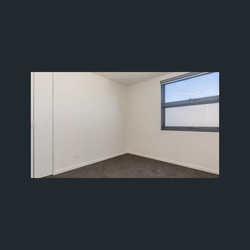 Modern 2-Bed, 2-Bath Apartment – Prime Location! - Photo 1