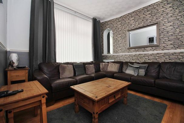 3 bedroom terraced house to rent - Photo 1