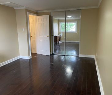 For Lease - 166 Hupfield Trail Unit# Front Unit, Toronto, Ontario - Photo 2