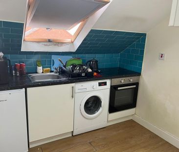 Studio to rent - Photo 1