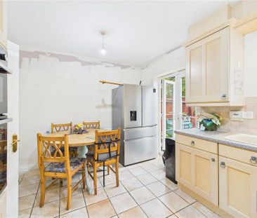 3 bedroom semi-detached house to rent - Photo 4