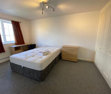 4 bedroom townhouse to rent - Photo 4