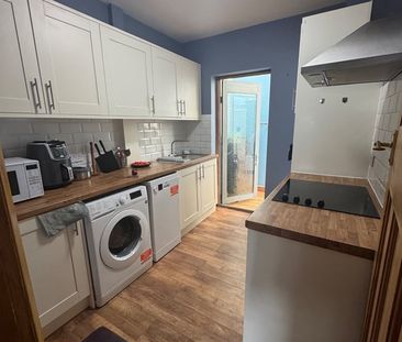 Room in a Shared House, Davidson Road, CR0 - Photo 3