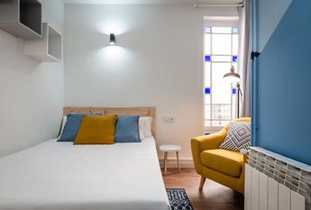 Ronda de Sant Pere, Barcelona, Catalonia 08010