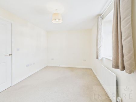 4 bedroom semi-detached house to rent - Photo 5