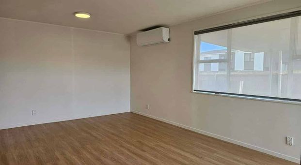 Newly refurbished 4 Bedroom - Photo 1