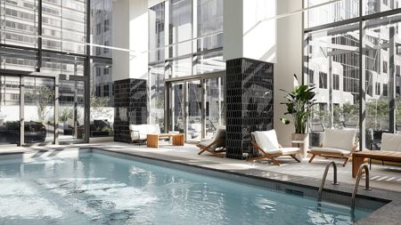 435 Rene-Levesque Blvd West, Montréal, QC - Photo 2