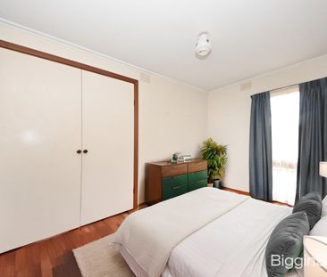 Comfortable and Convenient Living in a Quiet Location - Photo 5