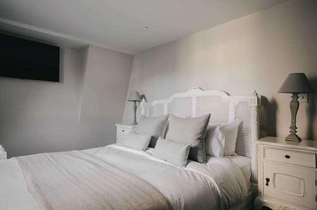 George Street, BA1 - Photo 2