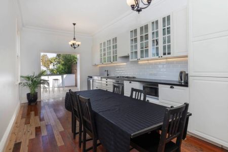 Charming 3-Bedroom Home in the Heart of Crows Nest - Photo 2