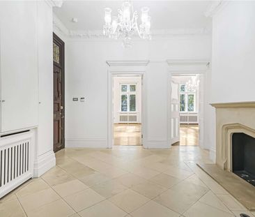 Elegant four bedroom apartment set next to Regents Park and walking... - Photo 1