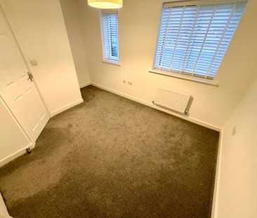 4 bedroom terraced house to rent - Photo 3