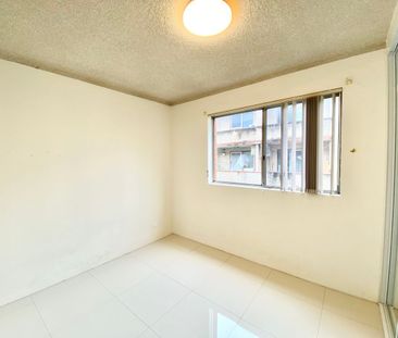 Renovated 2 Bedroom Unit - Photo 2