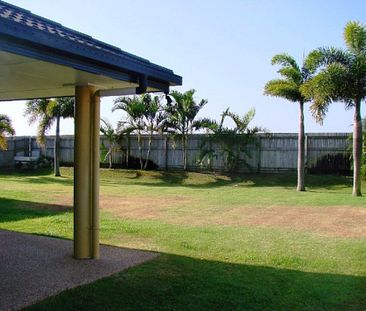 SPACIOUS FAMILY HOME WITH POWERED SHED - Photo 4