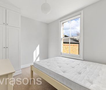 3 bedroom flat to rent - Photo 5