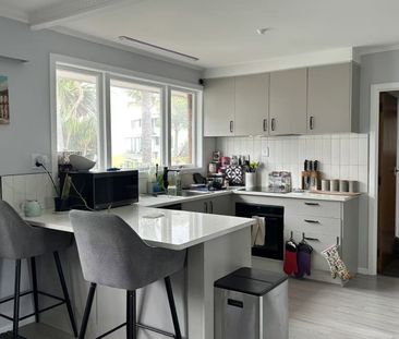 Single Garage & Great Location! - Photo 4