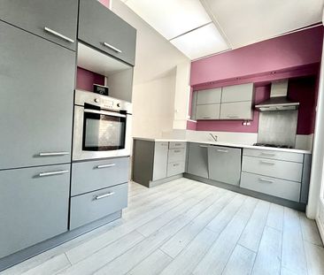 Location Maison 4 pièces 86m² ARMENTIERES 59280 - Photo 3