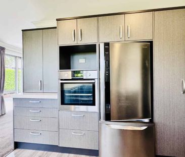 Family living at its finest! - Photo 1