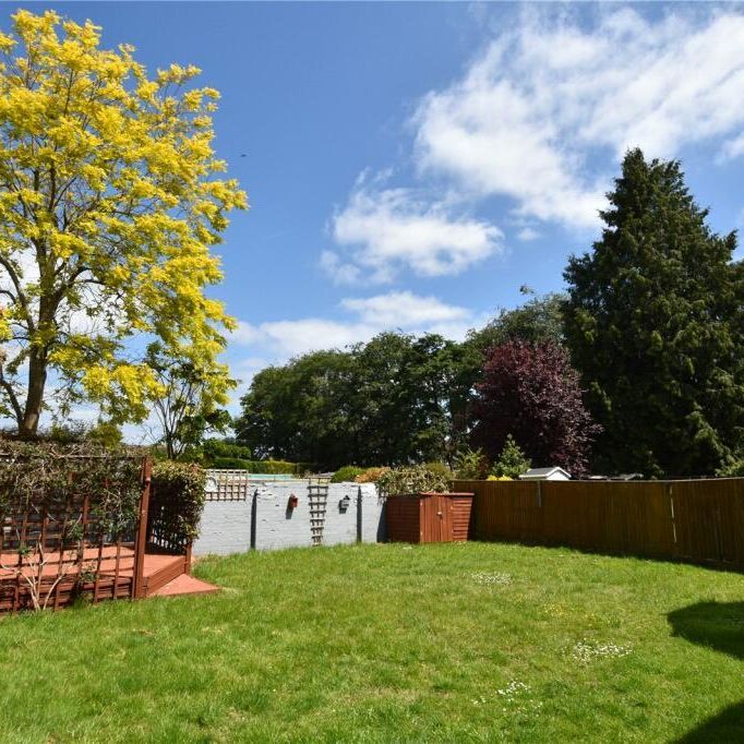 4 bedroom detached house to rent - Photo 2
