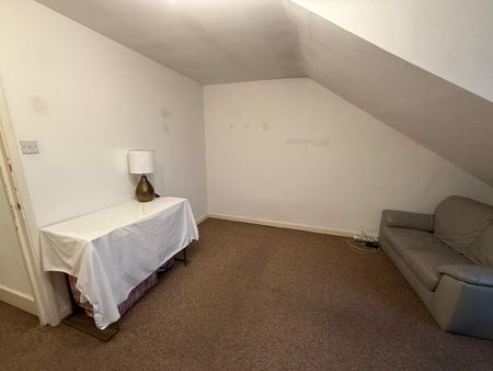 1 Bed Flat, Holloway Road, N19 - Photo 2