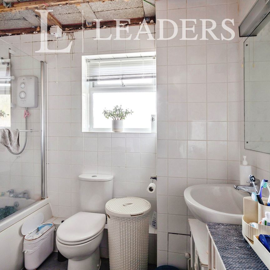 2 bedroom apartment to rent Bayton Court, Velyn Avenue, Chichester, PO19 - Photo 1