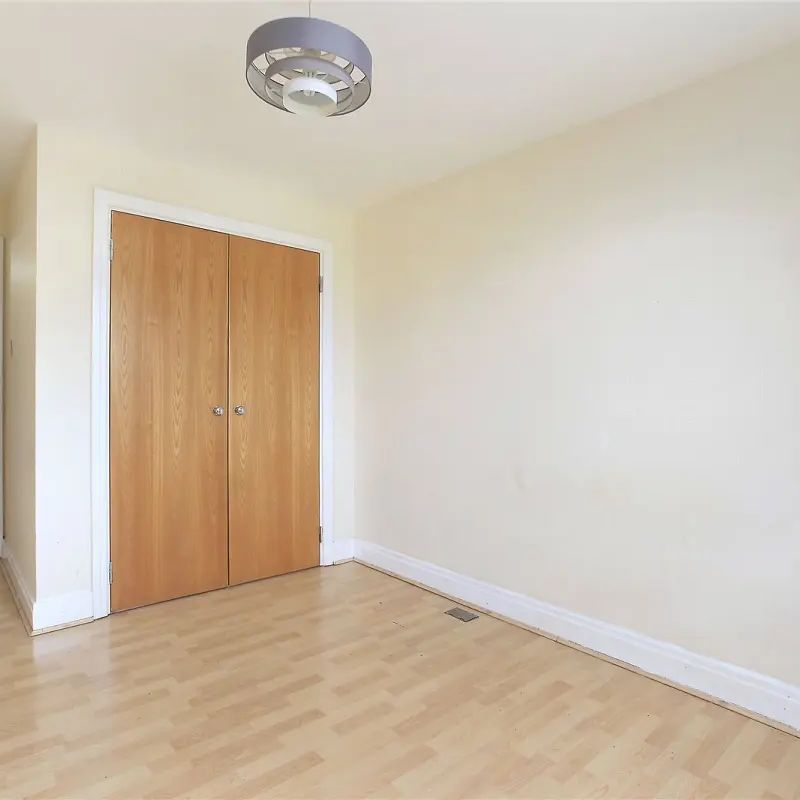 1 bedroom flat in Smugglers Way - Photo 1