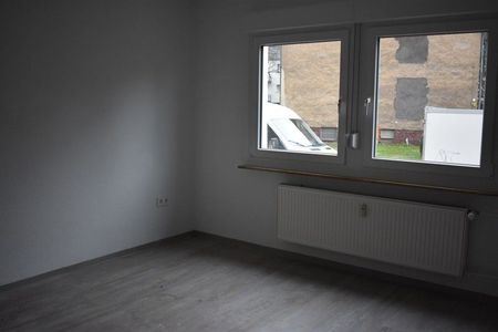 Top modernisiert! 1,5 Raum Wohnung im Herzen Evings - Photo 3