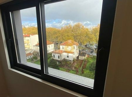 Matosinhos e Leça da Palmeira, Porto District - Photo 2