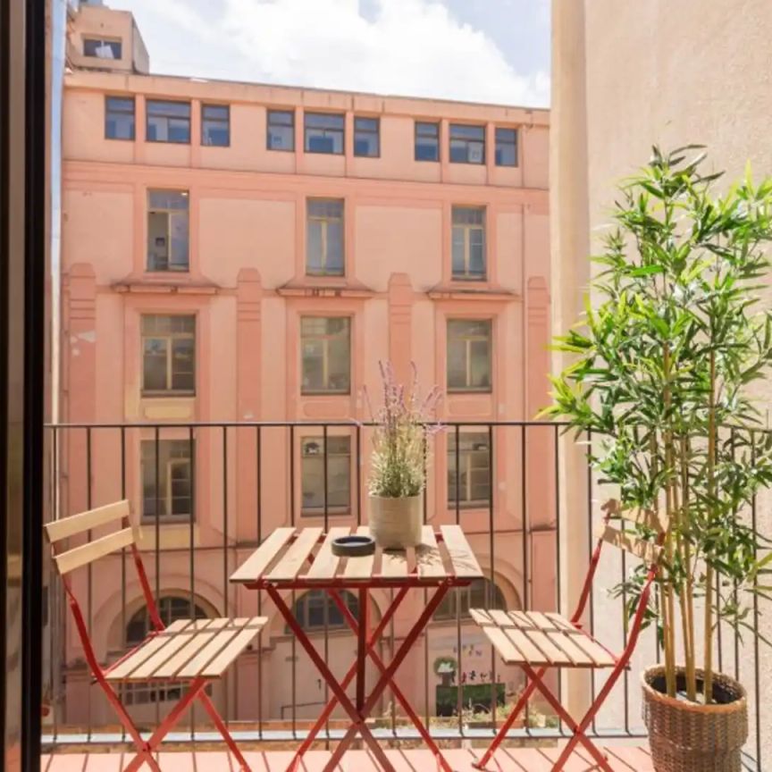 Piso de alquiler en El Raval - Foto 1