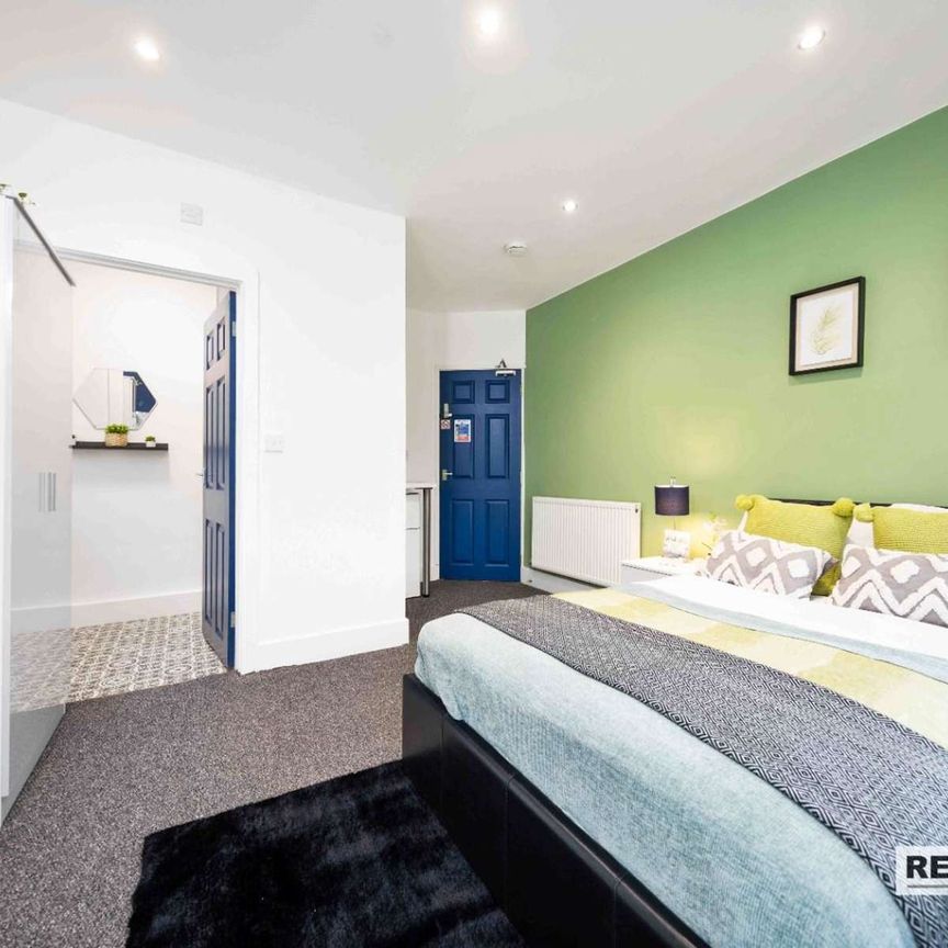 🌟 Next-Level Living on Radford Road – 6 En-Suite Doubles, Fully Loaded & Freshly Refurbished! - Photo 1