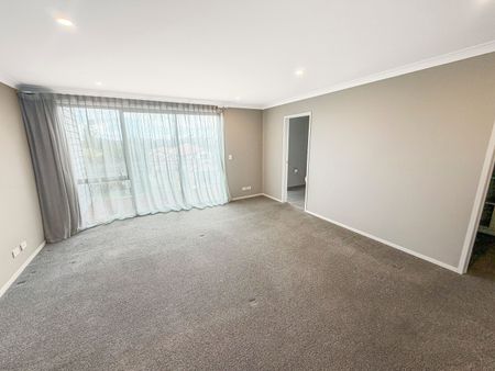 Immaculate townhouse with granny flat, solar & high spec finishes! - Photo 4