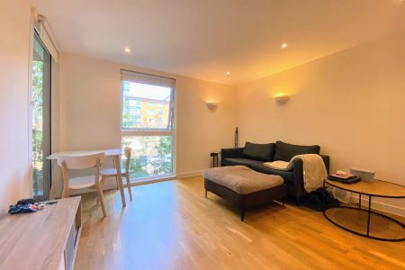 Burgess Springs, City Park West, Chelmsford - Photo 5