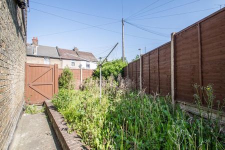 2 bedroom terraced house to rent - Photo 5
