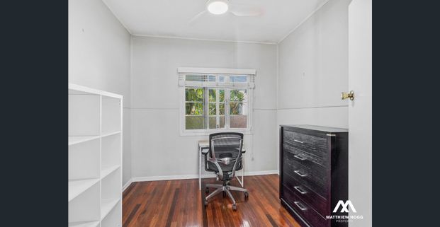 Highset Home in Quiet Street - Photo 1