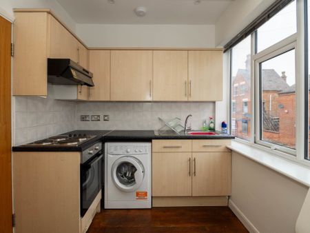 2 bedroom apartment to let - Photo 3