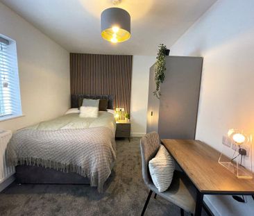 1 bedroom in a house share to rent - Photo 1