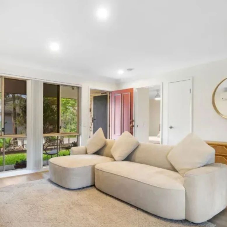 Modern Spacious Townhouse - Photo 1