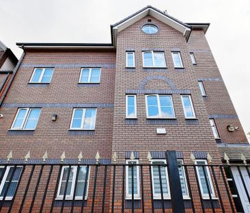 1 bedroom in a flat share to rent - Photo 6