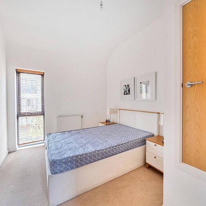 2 bedroom end of terrace house to rent - Photo 1