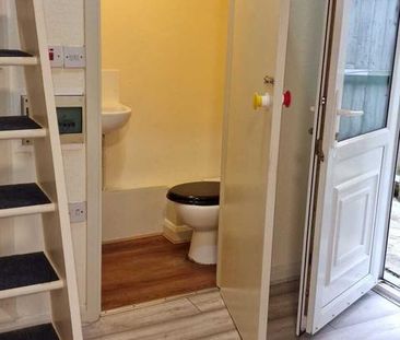 Studio to rent - Photo 6