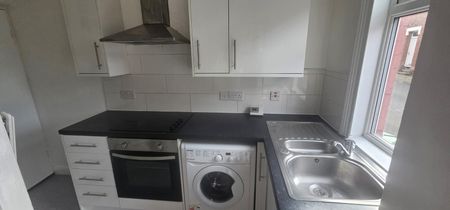 2 Bed - 48 Harold View, Hyde Park, Leeds - LS6 1PP - Student - Photo 4