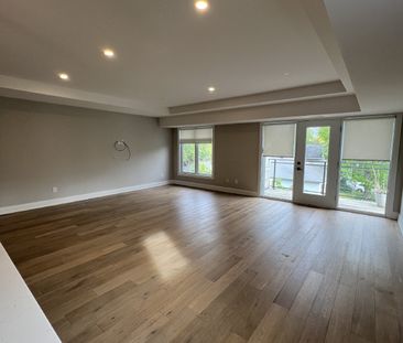 427 Ravenhill Avenue - 3 - Photo 5