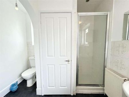 Hart Road, CM17 - Photo 2