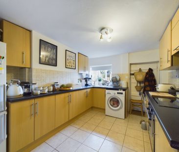 3 bed cottage to rent in Elm Road, Penn, High Wycombe, Buckinghamshire - Photo 2