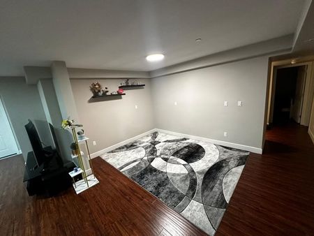 Warm and Welcoming Spacious 3 Bedrooms Suite – White Rock - Photo 4