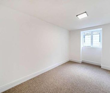 St. Georges Square, Cheltenham, Gloucestershire, GL50 - Photo 2