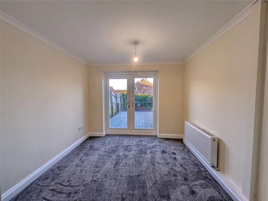 3 bedroom semi-detached house to rent - Photo 1
